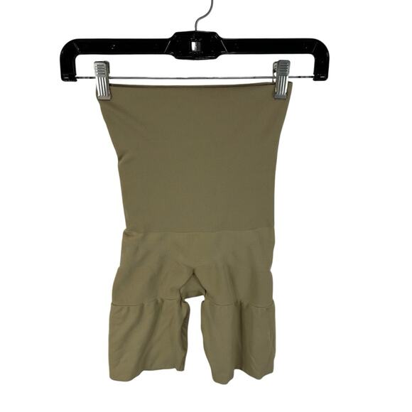 Assets by Spanx Love Your Assets High Waisted Mid Thigh Shorts Tan Size Medium - Picture 1 of 13